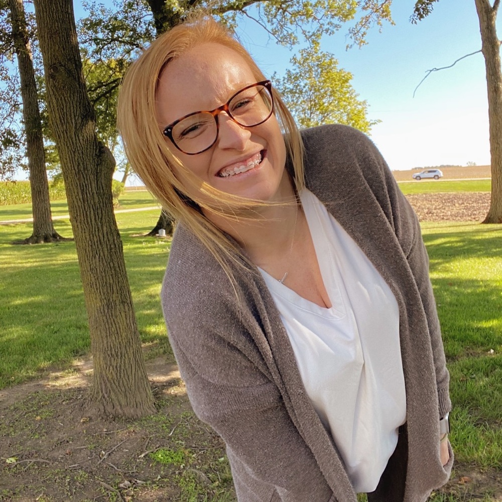 Meet Your Posher, Korinna!